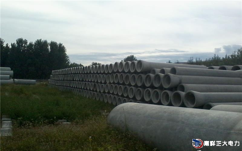 在路边易被车辆碰撞的地方立杆，应加设护杆桩，加高为40-50cm。