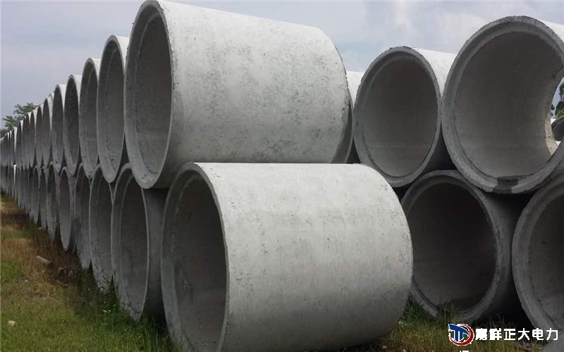 钢筋混凝土排水管结构合理，可以较好的组合连接在一起，保证了整体的严密性，避免了泄露问题的发生