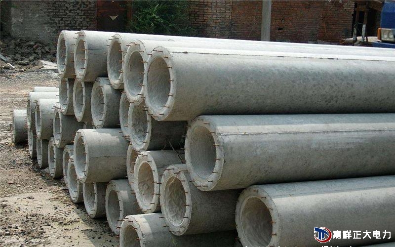 钢筋电线杆加固方法水泥电杆加固因地区而异，一般稻田地、低洼湿地需要加固，山坡、平原加固较为简单